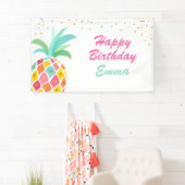 Bannière d'anniversaire d'ananas Tropical Luau Pin (En situation)