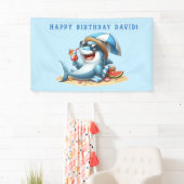 Bannière d'anniversaire de plage Attaque de requin (En situation)