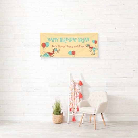 Bannière d'anniversaire des mignons dinosaures (En situation)