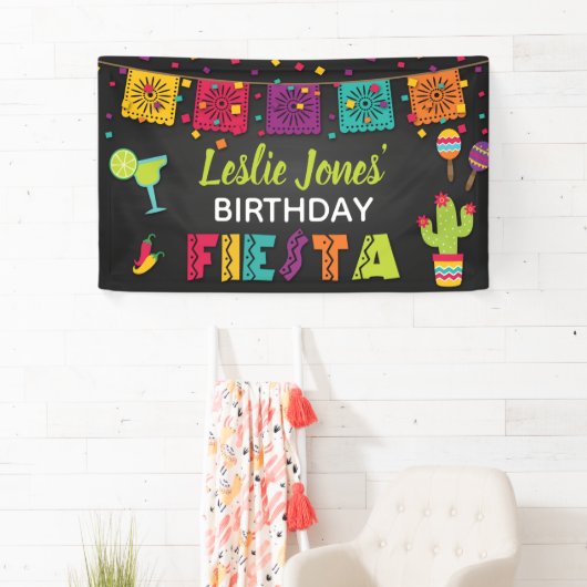 Bannière d'anniversaire Fiesta (En situation)