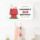 Bannière d'anniversaire La Maison de Snoopy (En situation)