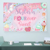 Bannière d'anniversaire Sweet Four fille / fond de (Salon professionnel)