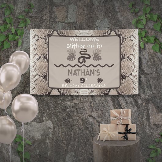 Bannière d'anniversaire taupe serpent à motif anim