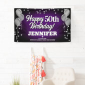 Bannière d'anniversaire violet et argenté (En situation)