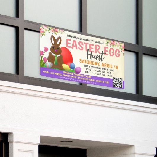 Bannière de chasse aux oeufs de Pâques avec code q (Bâtiment extérieur)