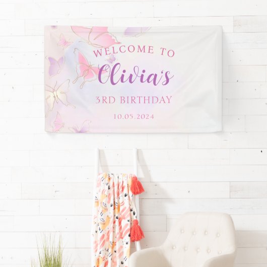 Bannière de fête d'anniversaire de papillon rose (En situation)