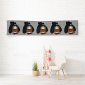 Bannière de joyeux anniversaire Whiskey et Cigare  (En situation)