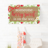 Bannière de look peint Baby shower fille fraise (En situation)