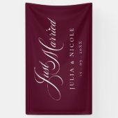 Bannière de mariage Ivory Burgundy Just Married (Vertical)