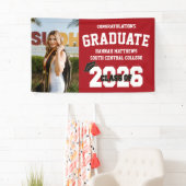 Bannière de remise des diplômes rouge 2026 avec ca (En situation)