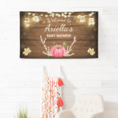 Bannière de toile de fond pour Baby Shower sur le  (En situation)