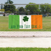 Bannière du Shamrock du drapeau irlandais de la fê (En situation)