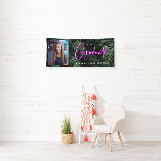 Bannière photo de Neon Pink Graduate Feuilles trop (En situation)