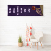 Bannière violette de l'équipe de basket-ball (En situation)