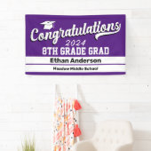 Bannière violette et blanche de 8e année (En situation)