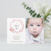 Baptême des fleurs roses poussiéreuses en carte de (Debout devant)