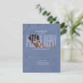 Bar Mitzvah Photo RSVP Reply Card en bleu (Debout devant)