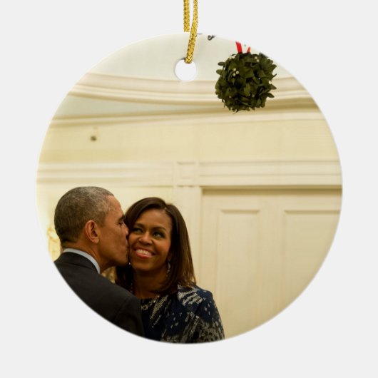 Barack en Michelle Mistletoe - Rd Ornament (Voorkant)