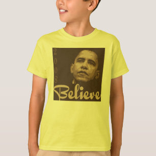 Barack Obama croient le T-shirt de l'enfant