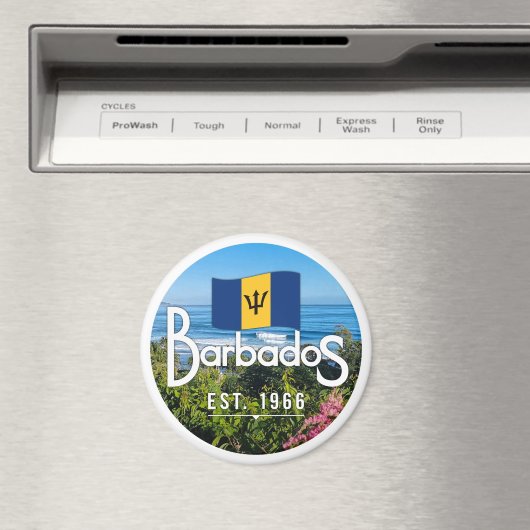 "Barbados Est. 1966" Oostkust Uitzicht met vlag Magneet (Insitu (Vaatwasser))