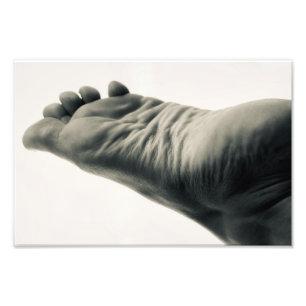 Barefoot Running (First Date at the Park) Foto Pr Afdruk