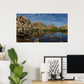 Barker Dam reflectie bij Joshua Tree I Poster (Thuiskantoor)
