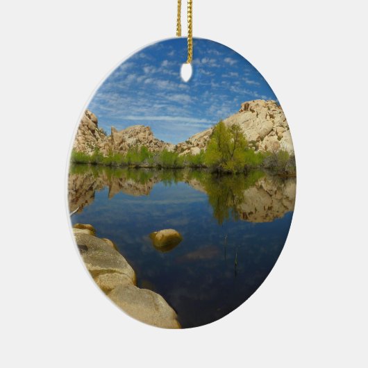 Barker Dam reflectie bij Joshua Tree II Keramisch Ornament (Rechts)