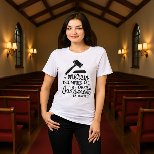 Barmhartigheid Triomfeert Over Oordeel James 2:13  Tri-Blend Shirt