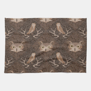 Barn en Hoot Owl over een Bruin Moss Pattern Theedoek