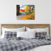 Barn in Herfst Canvas Afdruk (Insitu (Slaapkamer))