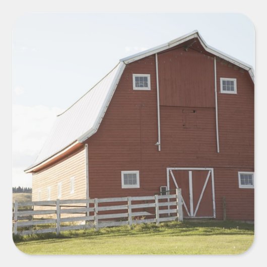 Barn in landschap vierkante sticker (Voorkant)