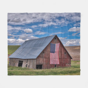 Barn met Amerikaanse vlag Colfax, Washington Fleece Deken