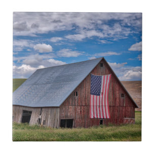 Barn met Amerikaanse vlag   Colfax, Washington Tegeltje