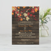 Barn Wood Rustic Fall Leaves invitations de mariag (Debout devant)