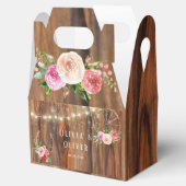 Barn Wood Wagon Wheel Hoefijzer Floral Wedding Bedankdoosjes (Geopend)