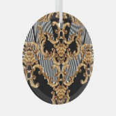 Baroque doré, décoration complexe. (Avant droite)