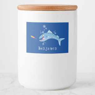 Barracuda vissen hongerig vissen cartoon illustrat voedselcontainer etiket