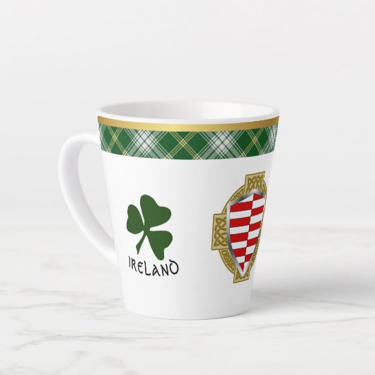 Barrett Irish Shield & Tartan gepersonaliseerd Latte Mok (Linkerhoek)