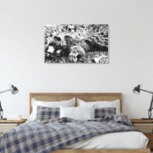 Barr's Beer van meer dan 10 meter lang, Alaska Canvas Afdruk (Insitu (Slaapkamer))