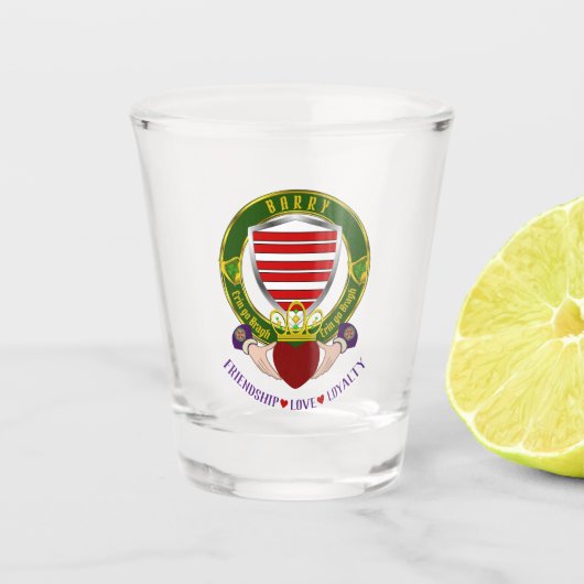 Barry Irish Shield & Claddagh Shot Glas (Voorkant)