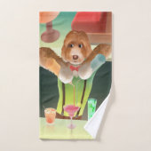 Bartending Dog in Retro Bar (Serviette à main)