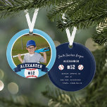 Base-ball de Personalized<br><div class="desc">Commémorez une saison fantastique pour votre joueur de baseball préféré avec cet ornement personnalisé cool dans une couleur bleu marine et bleu marine. Personnalisez le devant avec la photo du joueur, son nom et son numéro de maillot, et ajoutez des détails au dos, y compris le nom de l'équipe ou...</div>