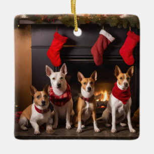 Basenji bij de open haard Kerstmis Keramisch Ornament