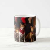 Basenji bij de open haard Kerstmis Koffiemok (Voorkant rechts)