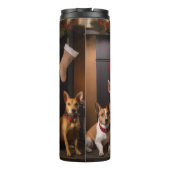 Basenji bij de open haard Kerstmis Thermosbeker (Achterkant)
