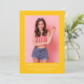 BASIC MINIMALISTISCHE FOTO AFSTUDEREN AANKONDIGING (Staand voorkant)