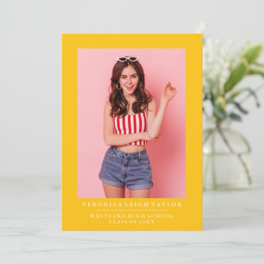 BASIC MINIMALISTISCHE FOTO AFSTUDEREN AANKONDIGING (Staand voorkant)