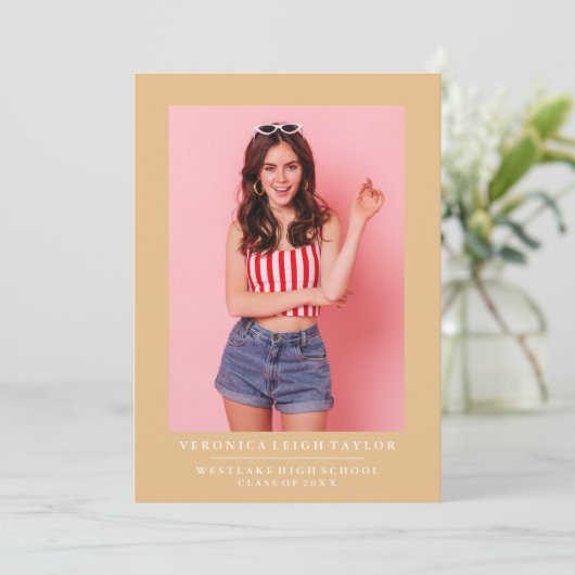 BASIC MINIMALISTISCHE FOTO AFSTUDEREN AANKONDIGING (Staand voorkant)