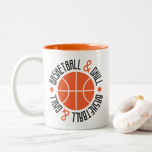 Basketbal en chillen tweekleurige koffiemok