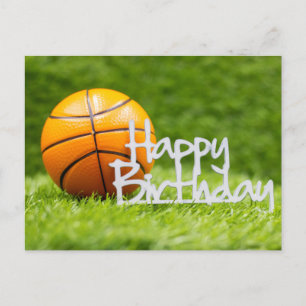Basketbal met Happy Birthday teken op groen gras Briefkaart